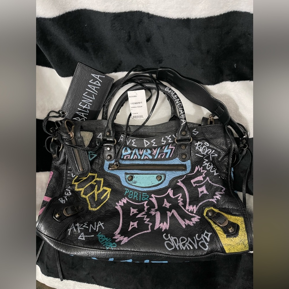 BALENCIAGA Agneau GRAFFITI Printed Classic Hardware City in Black